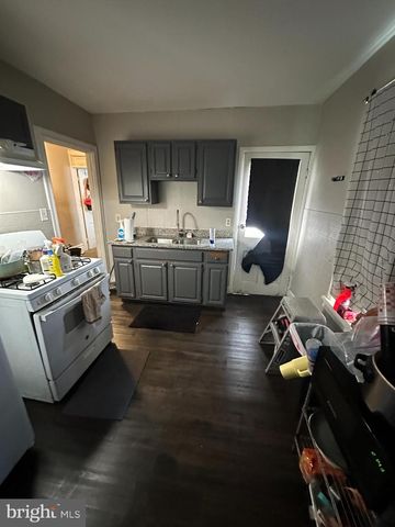 1942 NORTH ST, Harrisburg, PA 17103