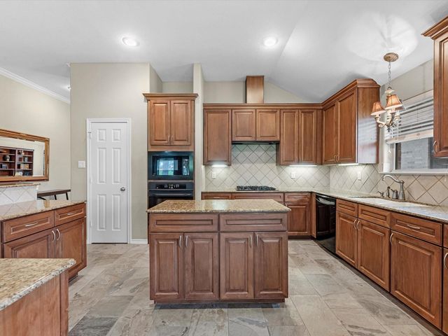 19019 Relay Rd, Humble, TX 77346
