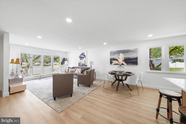 153 VALLEY RUN DR, Cherry Hill, NJ 08002
