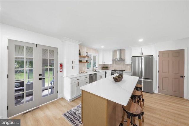 153 VALLEY RUN DR, Cherry Hill, NJ 08002
