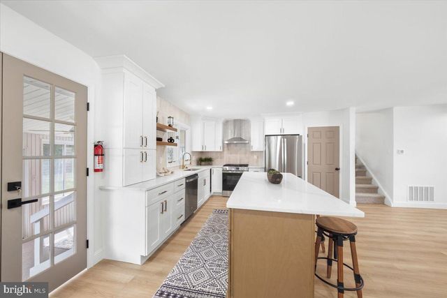 153 VALLEY RUN DR, Cherry Hill, NJ 08002