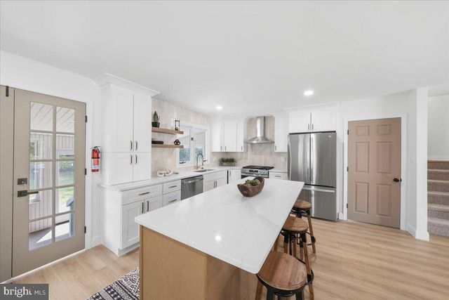 153 VALLEY RUN DR, Cherry Hill, NJ 08002