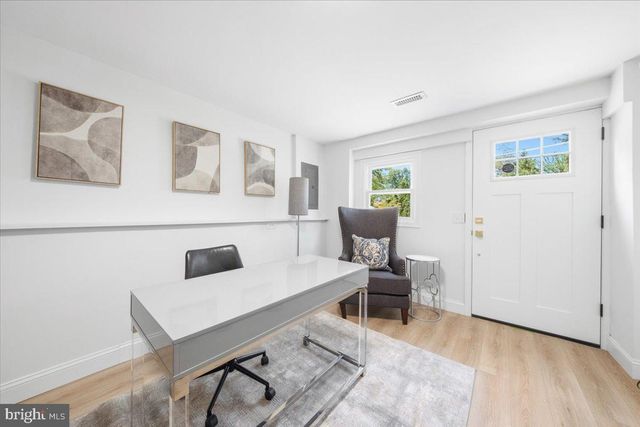 153 VALLEY RUN DR, Cherry Hill, NJ 08002