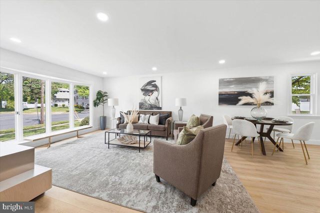 153 VALLEY RUN DR, Cherry Hill, NJ 08002