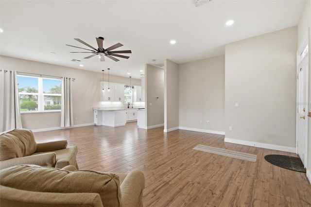1097 CARAVAN LOOP, Polk City, FL 33868