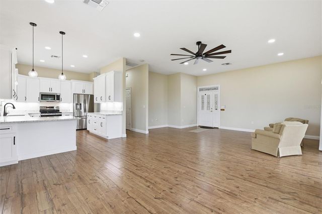 1097 CARAVAN LOOP, Polk City, FL 33868
