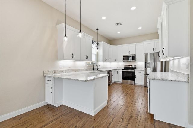 1097 CARAVAN LOOP, Polk City, FL 33868