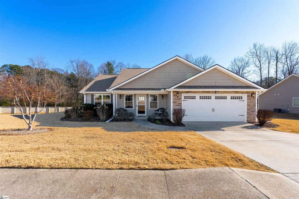 22 Macle Court, Travelers Rest, SC 29690