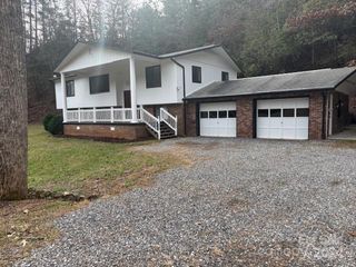 12 Gem Lake Estates Road, Franklin, NC 28734