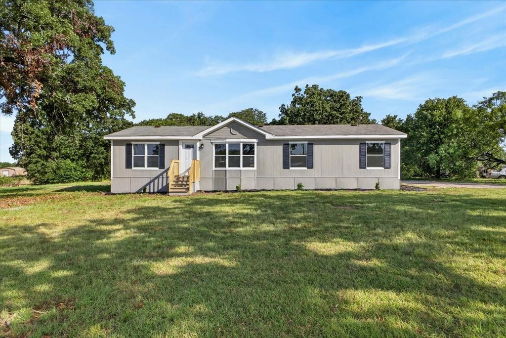 6001 Overbrook Farm Lane, Joshua, TX 76058