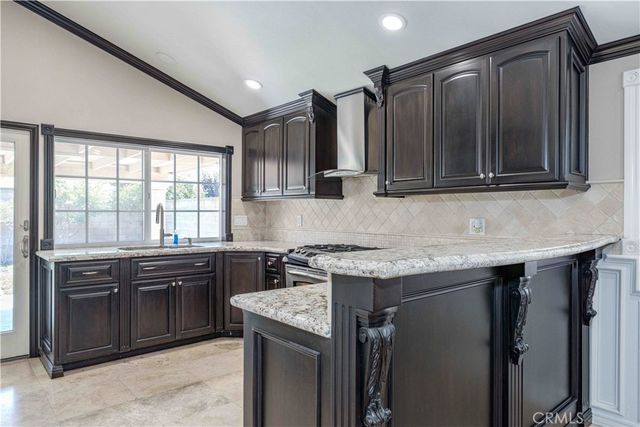 1122 S Peregrine Place, Anaheim, CA 92806
