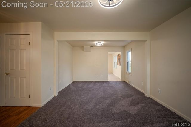 420 Wellsboro Street, Walled Lake, MI 48390