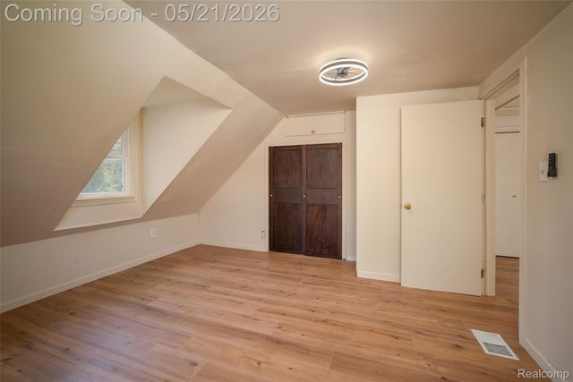 420 Wellsboro Street, Walled Lake, MI 48390