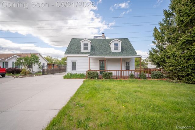 420 Wellsboro Street, Walled Lake, MI 48390