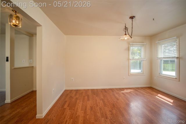420 Wellsboro Street, Walled Lake, MI 48390
