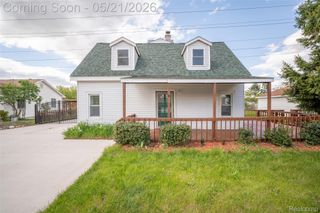 420 Wellsboro Street, Walled Lake, MI 48390