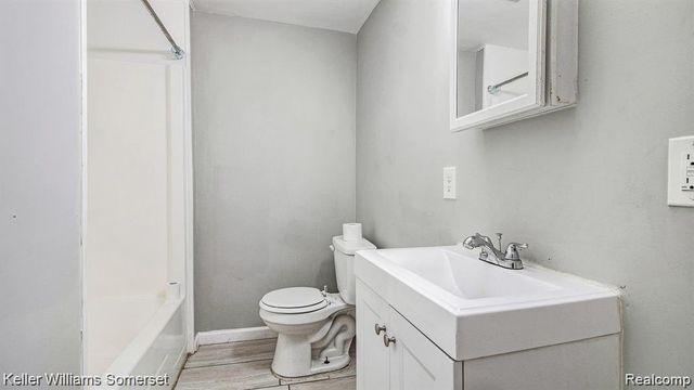 8661 Dodge Avenue, Warren, MI 48089