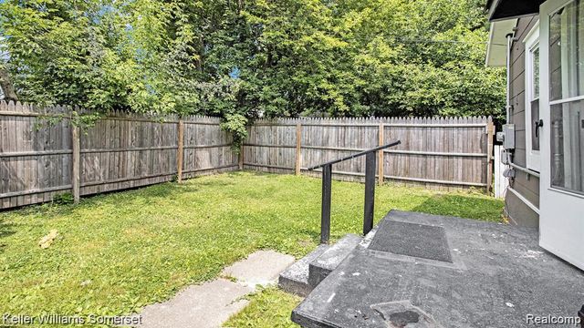 8661 Dodge Avenue, Warren, MI 48089