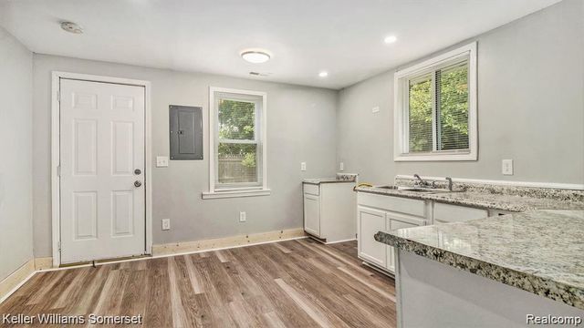 8661 Dodge Avenue, Warren, MI 48089