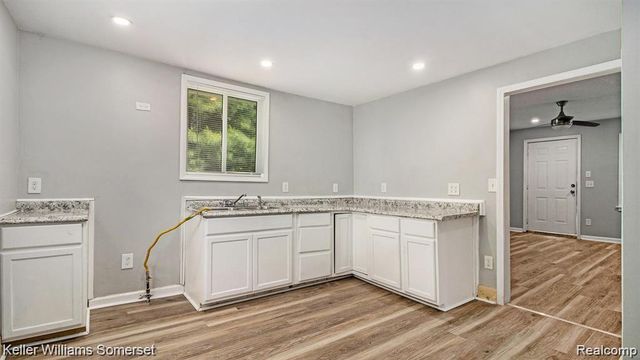 8661 Dodge Avenue, Warren, MI 48089