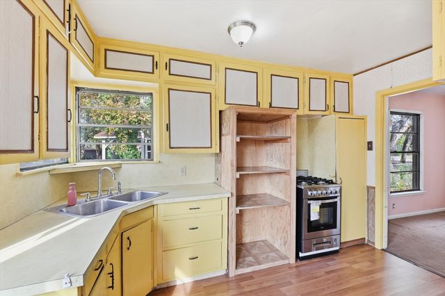 1204 Hoke Smith Drive, Dallas, TX 75224