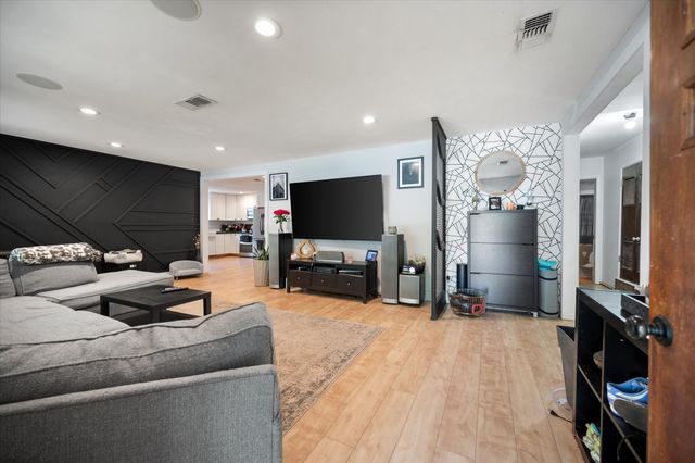 5516 Santa Barbara Avenue, Fort Worth, TX 76114