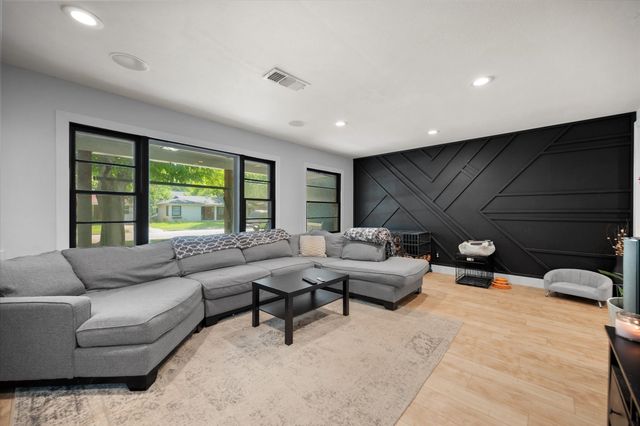 5516 Santa Barbara Avenue, Fort Worth, TX 76114