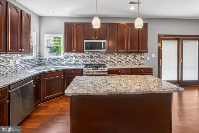 36 HILL FARM WAY, Swedesboro, NJ 08085