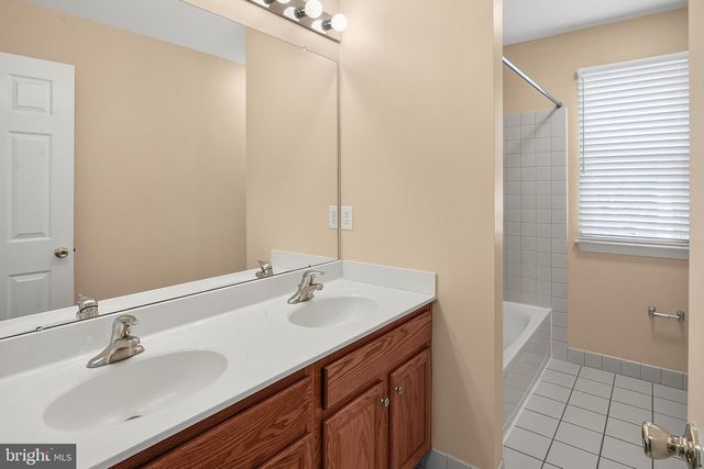 36 HILL FARM WAY, Swedesboro, NJ 08085
