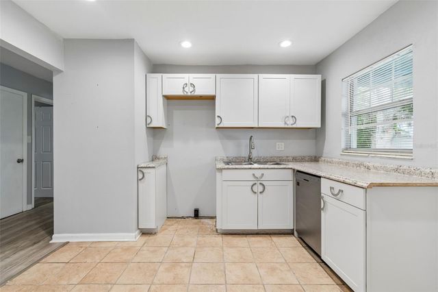 2927 BANZA STREET, Tampa, FL 33605