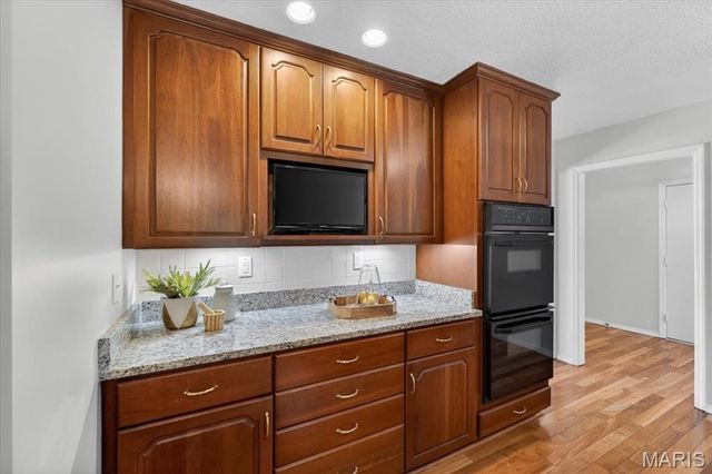395 Royal Valley Drive, Creve Coeur, MO 63141