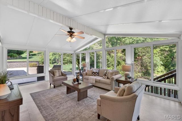 395 Royal Valley Drive, Creve Coeur, MO 63141