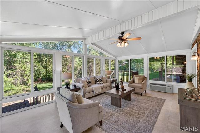 395 Royal Valley Drive, Creve Coeur, MO 63141