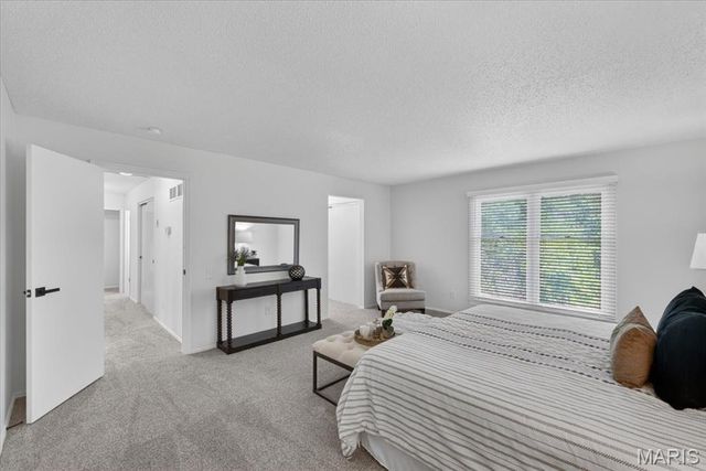 395 Royal Valley Drive, Creve Coeur, MO 63141