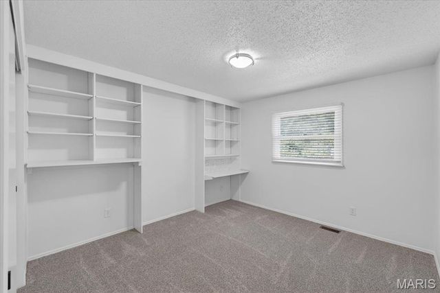 395 Royal Valley Drive, Creve Coeur, MO 63141