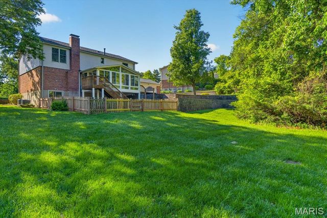 395 Royal Valley Drive, Creve Coeur, MO 63141