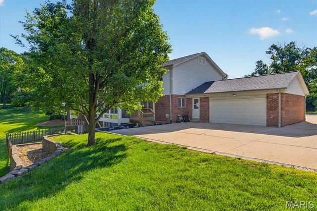 395 Royal Valley Drive, Creve Coeur, MO 63141
