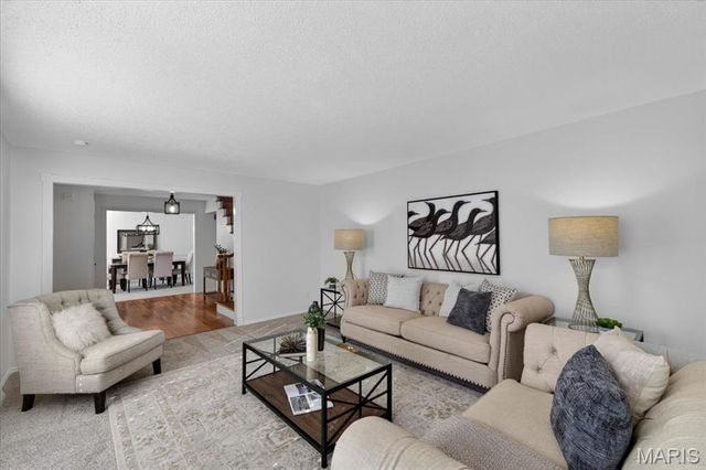 395 Royal Valley Drive, Creve Coeur, MO 63141