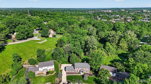 395 Royal Valley Drive, Creve Coeur, MO 63141