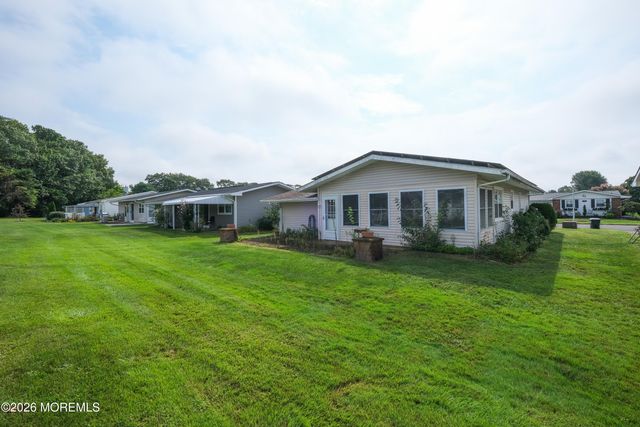 6 Phillips Road, Brick, NJ 08724