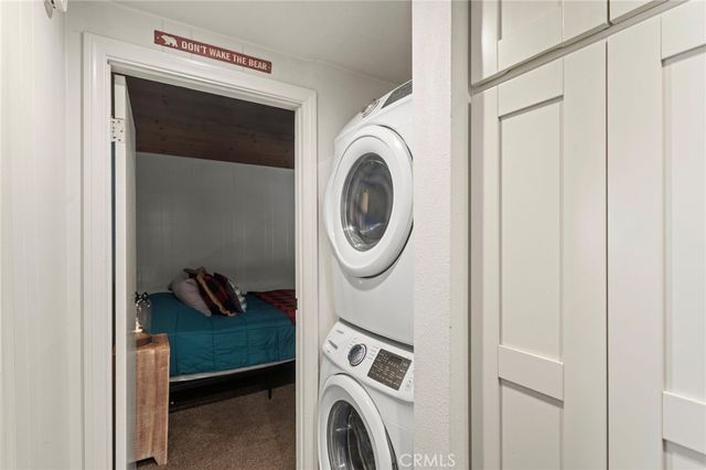 1029 W Aeroplane, Big Bear City, CA 92314