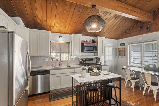 1029 W Aeroplane, Big Bear City, CA 92314