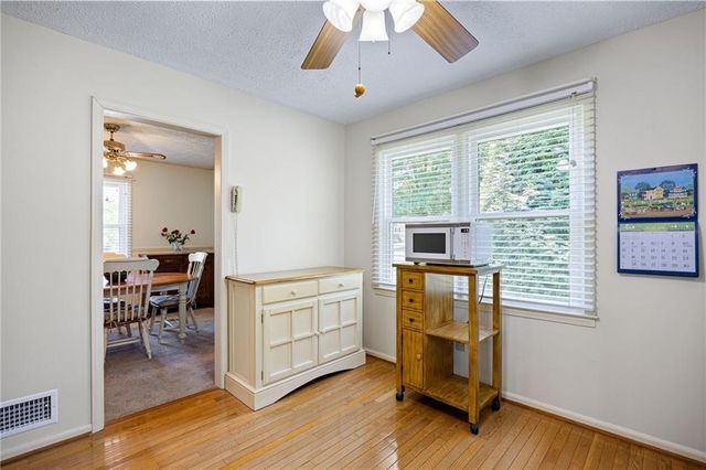 211 MAYFLOWER Drive, Woodstock, GA 30188