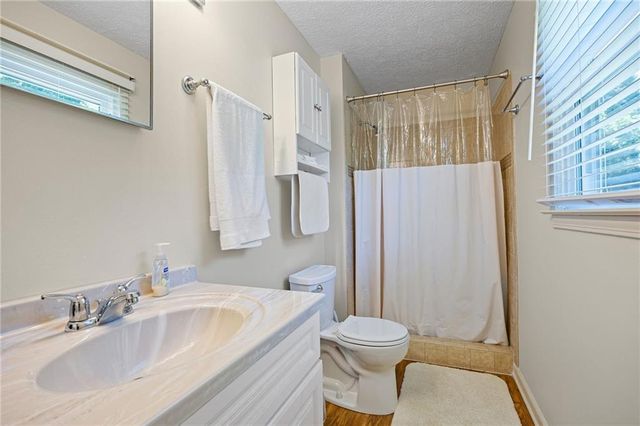 211 MAYFLOWER Drive, Woodstock, GA 30188