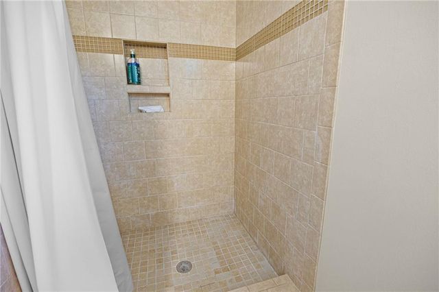 211 MAYFLOWER Drive, Woodstock, GA 30188