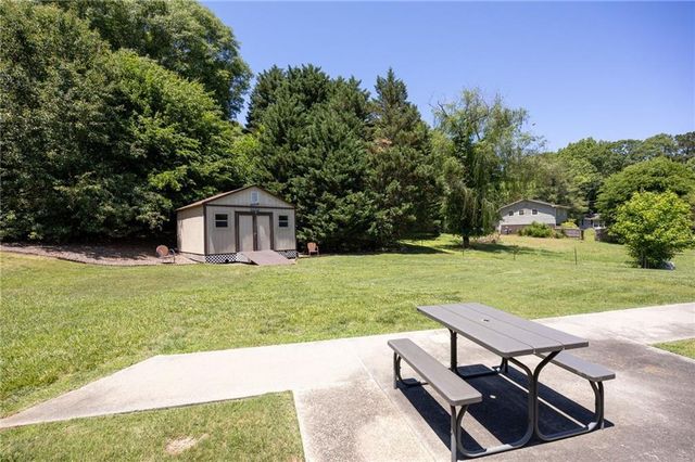 211 MAYFLOWER Drive, Woodstock, GA 30188
