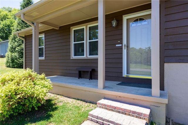 211 MAYFLOWER Drive, Woodstock, GA 30188