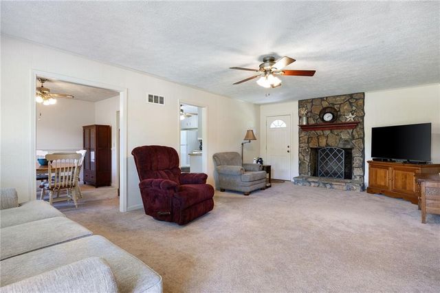 211 MAYFLOWER Drive, Woodstock, GA 30188