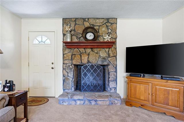 211 MAYFLOWER Drive, Woodstock, GA 30188