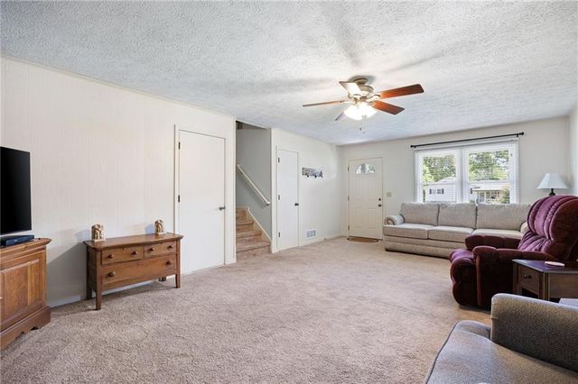 211 MAYFLOWER Drive, Woodstock, GA 30188